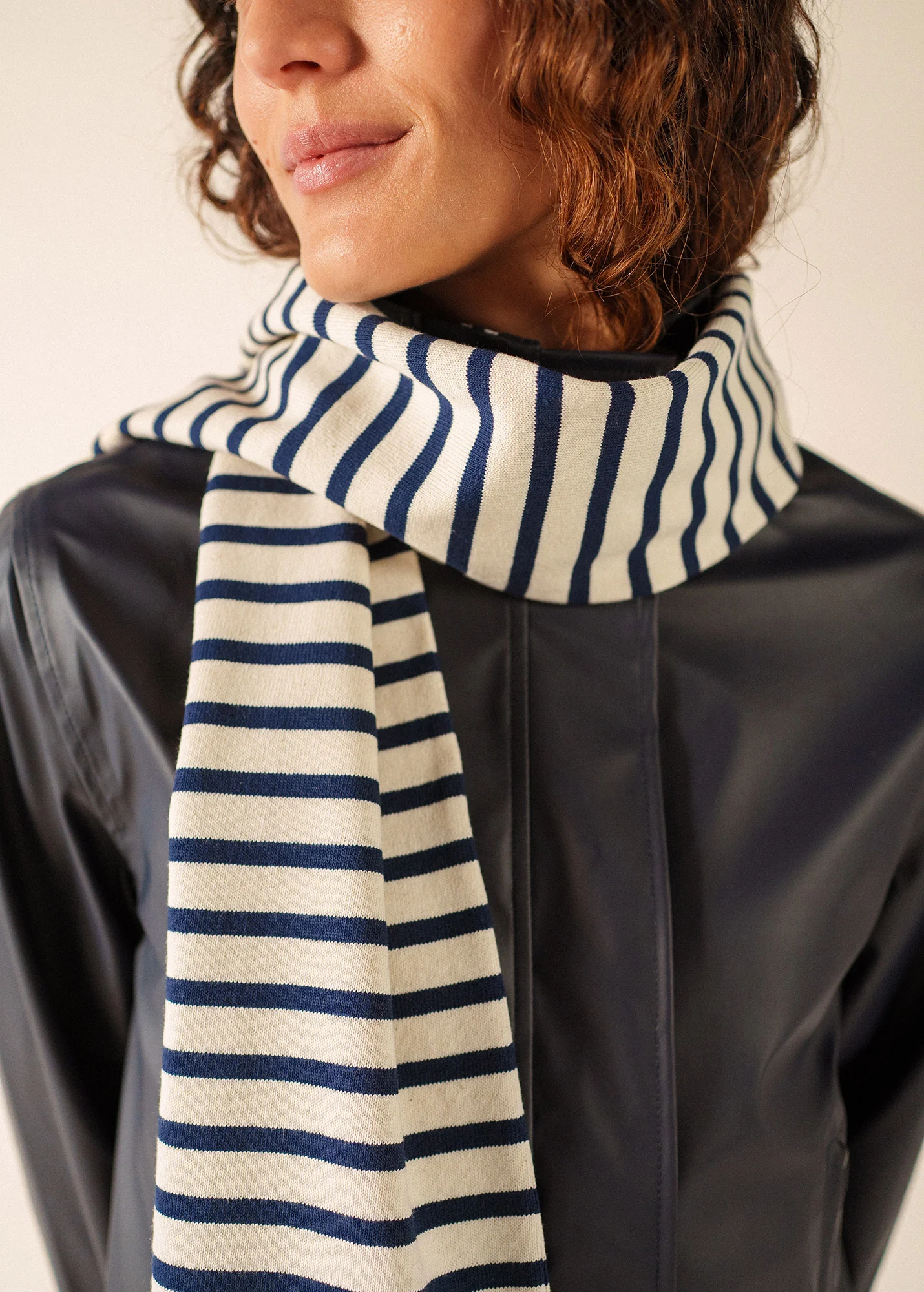 Adam scarf (ECRU/MARINE) - Image 3