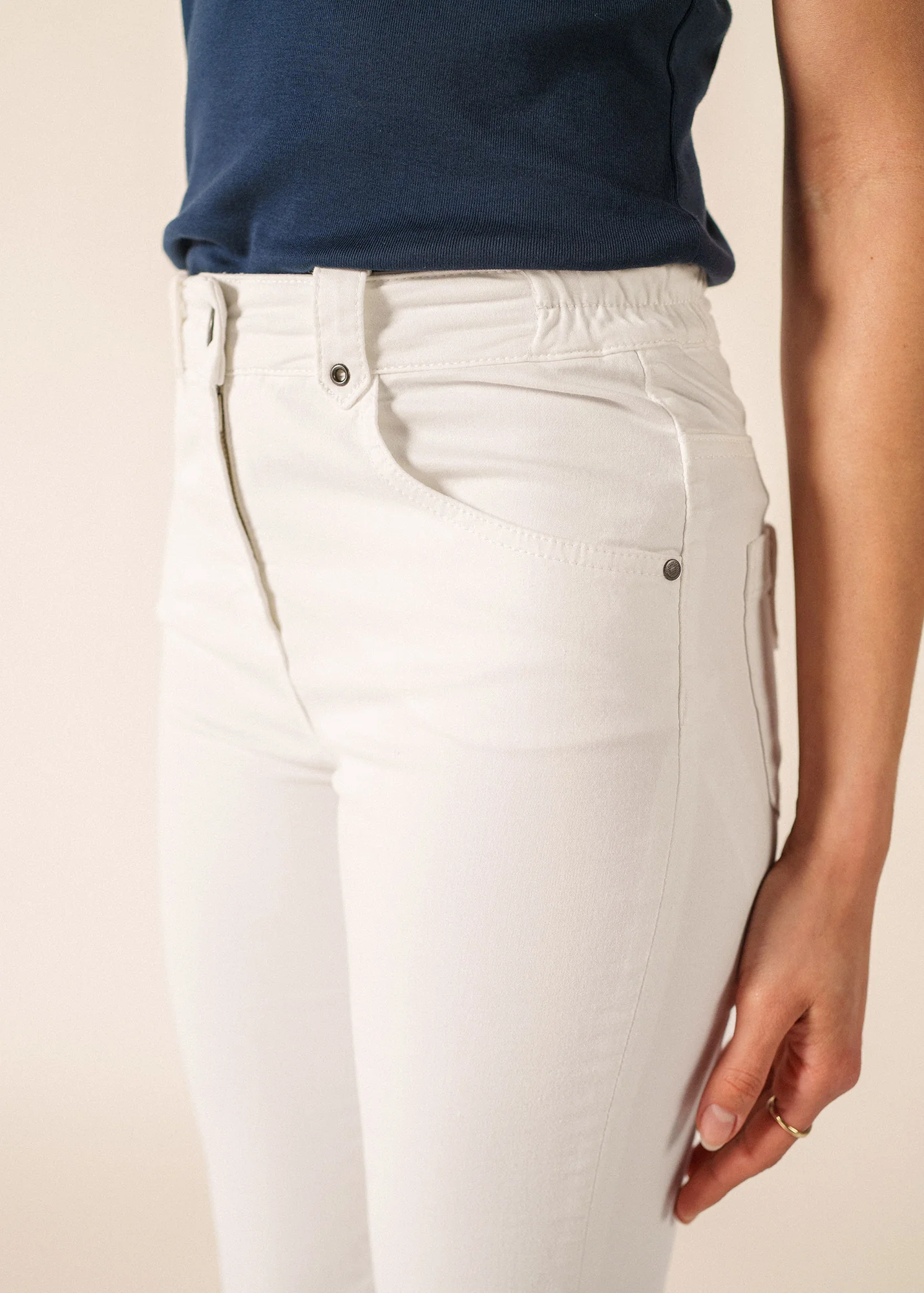 Elodie Capri pants (BLANC) - Image 4